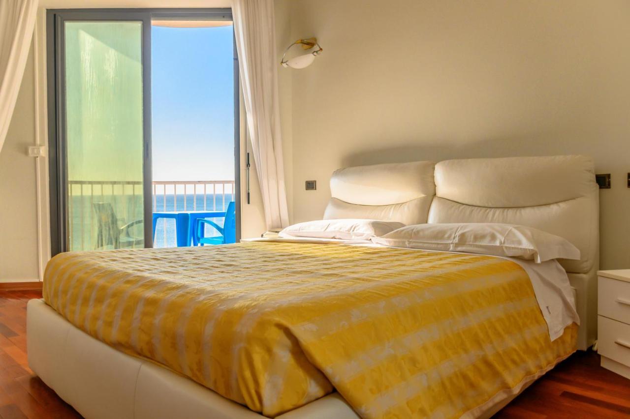 Hotel Sirenella Меле Екстер'єр фото