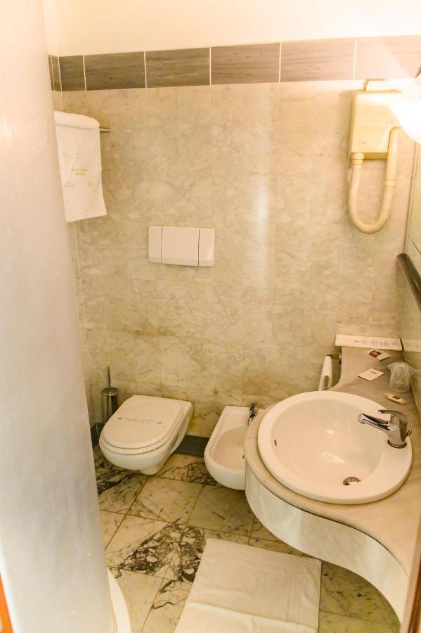 Hotel Sirenella Меле Екстер'єр фото